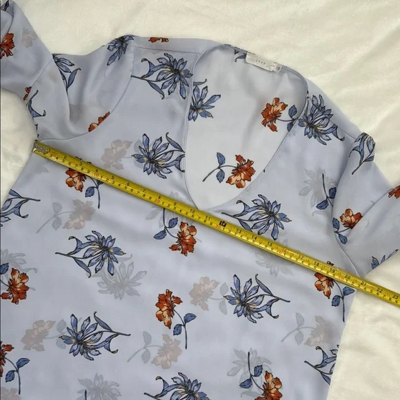 LUSH SIZE M | Floral V-Neck Blouse - Blue and Orange | Flare SLEEVE - Picture 4 of 7